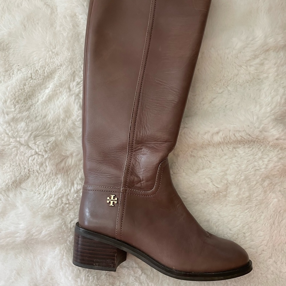 Tory Burch Taupe Boots Excellent Condition size 6.5
